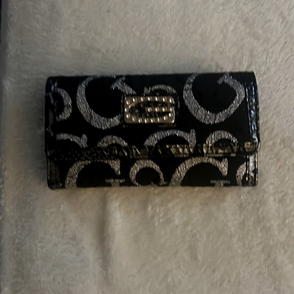 Large cute trifold clutch wallet. Off brand. New